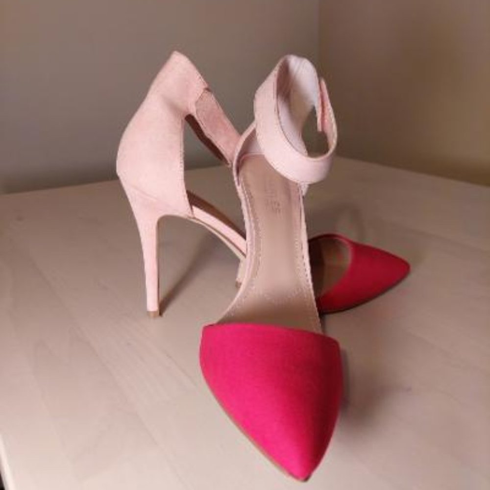 Like New - Charles By Charles David Pointer Pumps - image 2